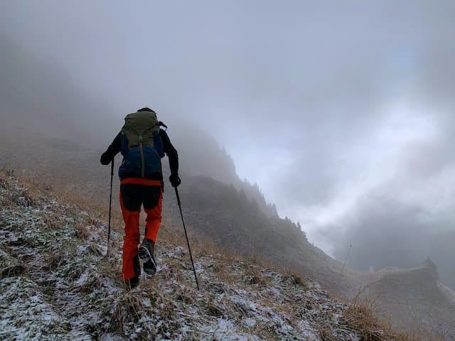 pólos de trekking de tecnologia de montanha em cascata