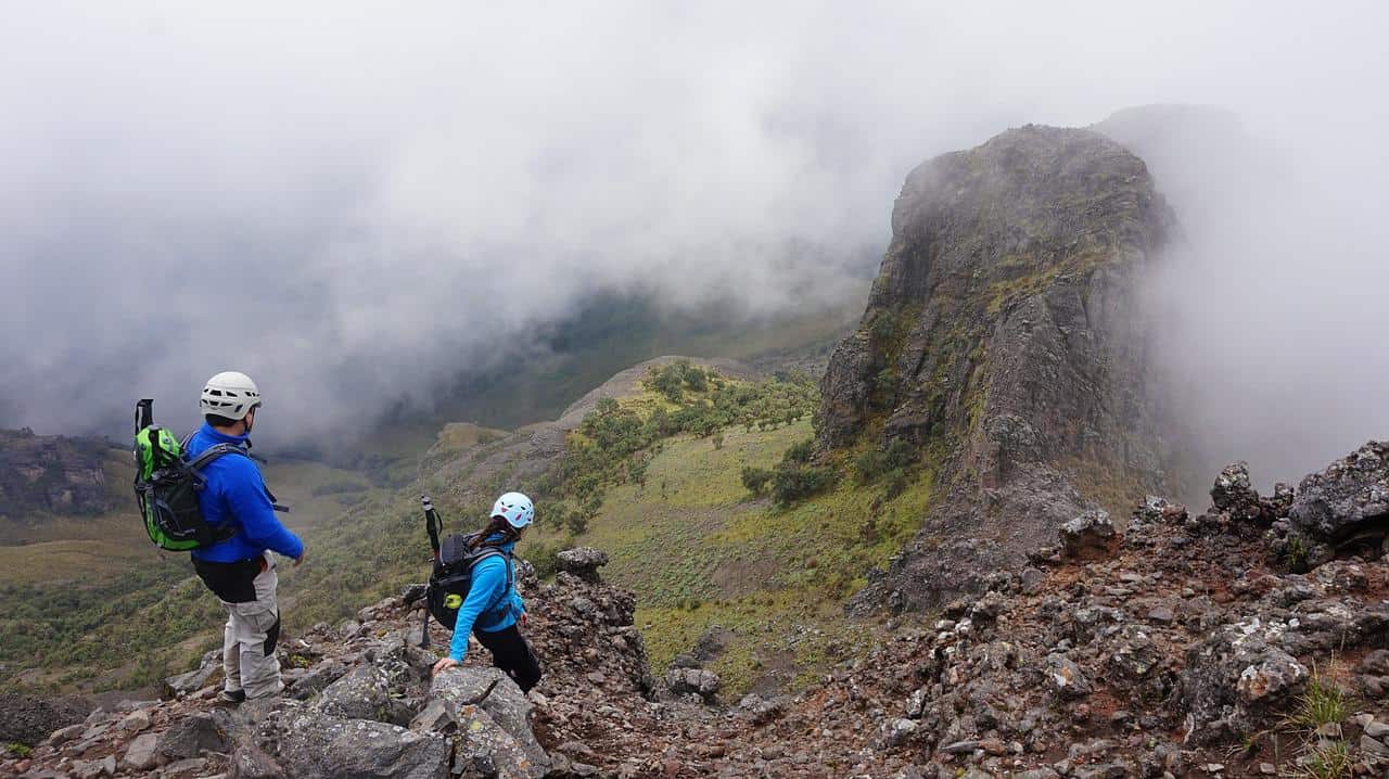 what to wear for hiking